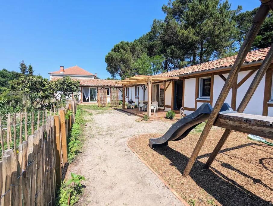 Holiday home Sejour Paisible En Famille Proche De La Nature - Avec Terrasse Et Aire De Jeu Lesperon (Landes)